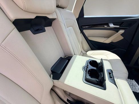 Used 2019 Audi Q5 2.0T Premium w/ Convenience Package AWD/4WD image 16