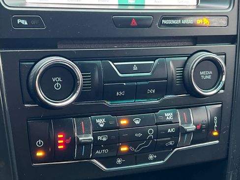 Used 2017 Ford Explorer XLT w/ Equipment Group 202A image 24