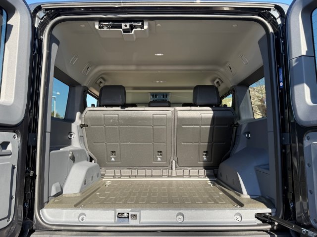 Used 2024 INEOS Grenadier Station Wagon AWD/4WD image 30