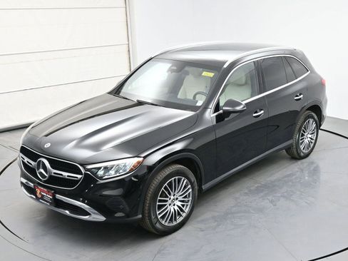 Used 2024 Mercedes-Benz GLC 300 4MATIC image 36