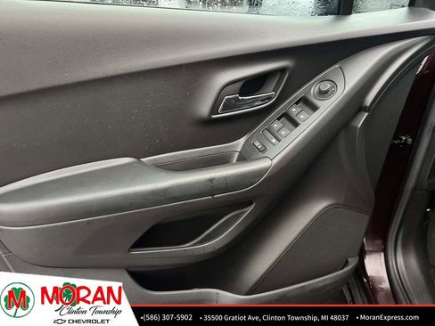 Certified 2022 Chevrolet Trax LT w/ LT Convenience Package image 15