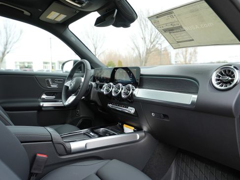 New 2026 Mercedes-Benz GLB 250 4MATIC image 39