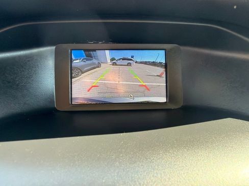 Used 2018 Ford Focus SE FWD image 23