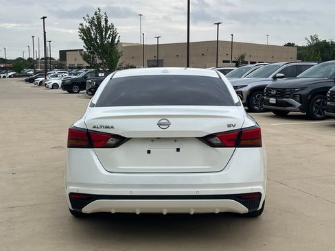 Used 2023 Nissan Altima 2.5 SV FWD image 10