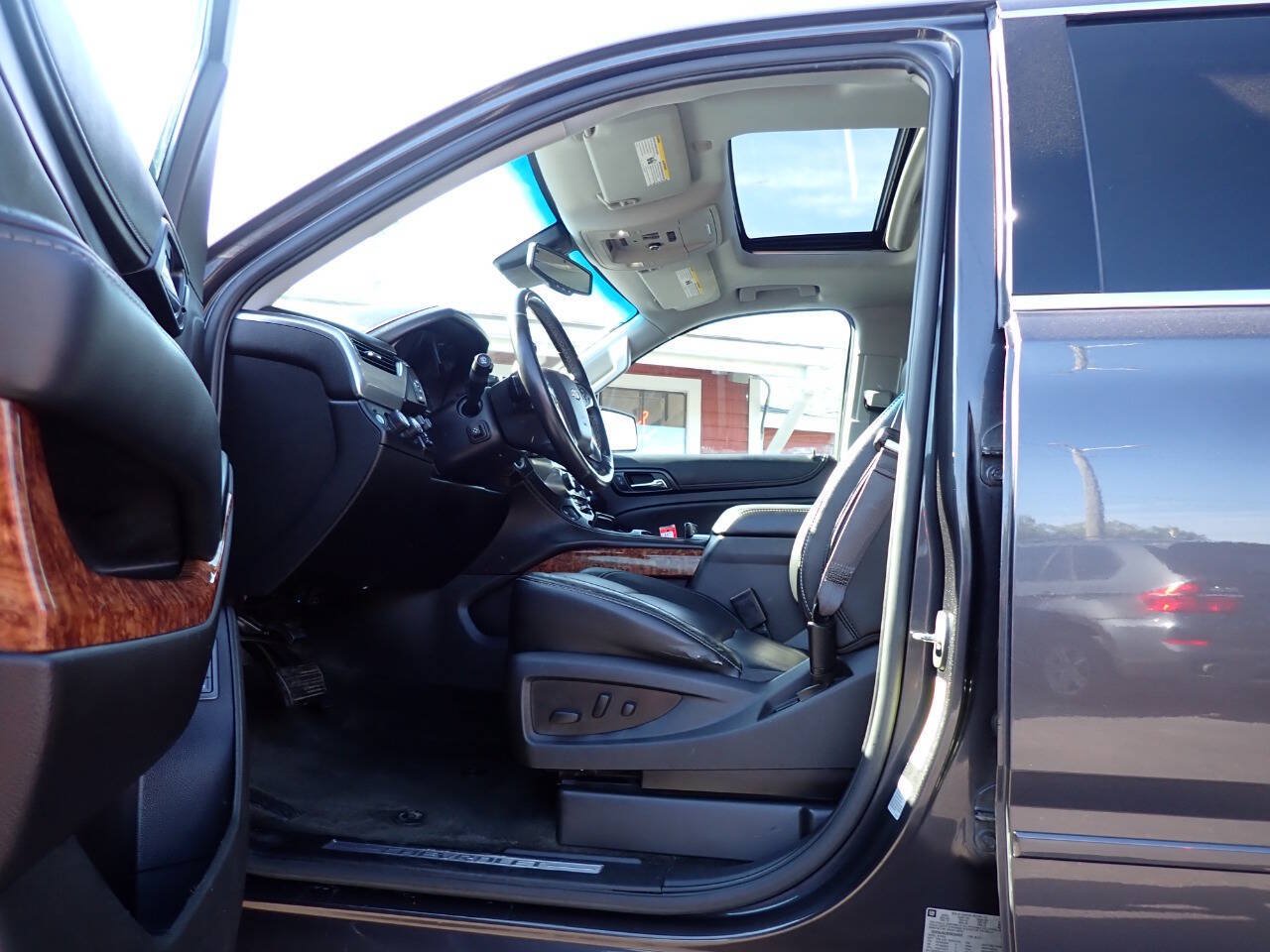 Used 2016 Chevrolet Suburban LTZ AWD/4WD image 7