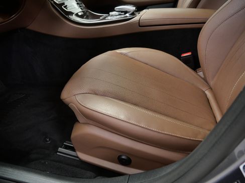 Used 2020 Mercedes-Benz E 350 4MATIC Sedan image 18