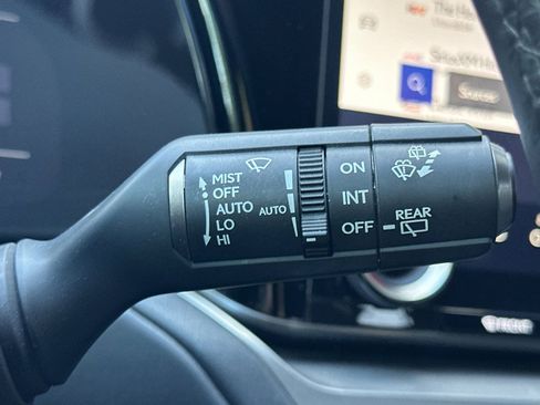 Used 2025 Lexus TX 500h AWD w/ Technology Package image 33