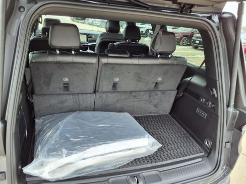 New 2026 Jeep Grand Wagoneer 4WD w/ Premium Group I image 28