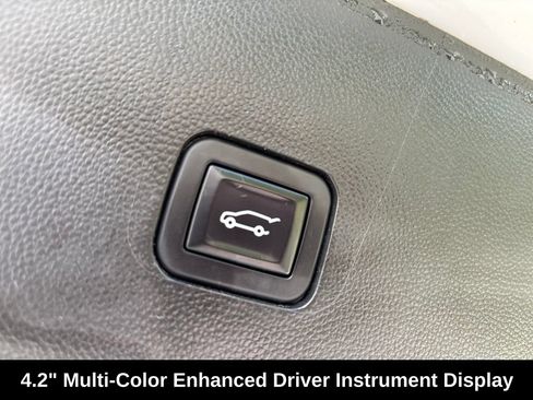 Used 2018 Chevrolet Traverse LT FWD image 13