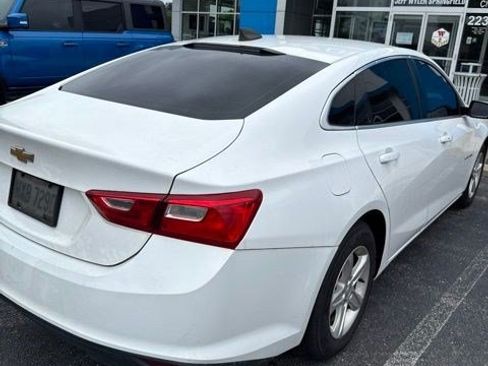 Used 2019 Chevrolet Malibu LS FWD image 2