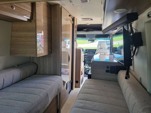 Used 2019 Mercedes-Benz Sprinter 170 image 12