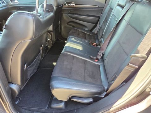 Used 2020 Jeep Grand Cherokee Laredo w/ Laredo X Package RWD image 14