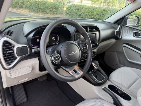 Certified 2023 Kia Soul LX w/ LX Technology Package FWD image 12