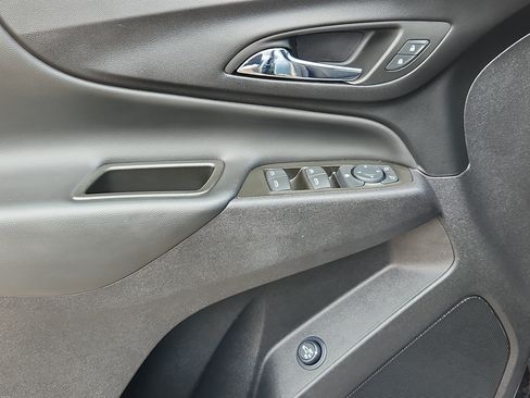 Used 2024 Chevrolet Equinox LT AWD/4WD image 8