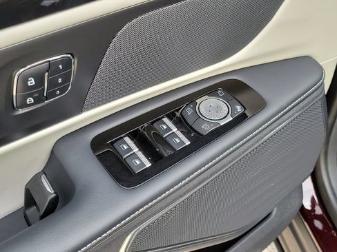 Certified 2024 Lincoln Nautilus Premier AWD/4WD image 14