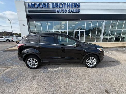 Used 2018 Ford Escape SE AWD/4WD image 1