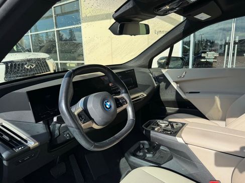 Used 2024 BMW iX xDrive50 AWD/4WD image 5