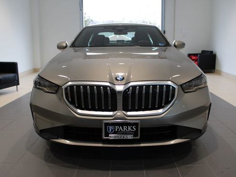 Used 2024 BMW 530i xDrive w/ Premium Package image 13