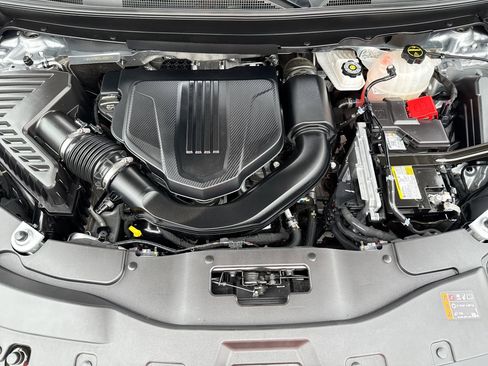 Used 2025 GMC Acadia Elevation image 17