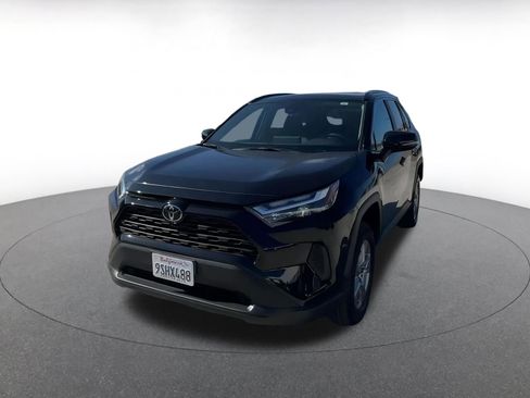 Used 2025 Toyota RAV4 XLE image 7