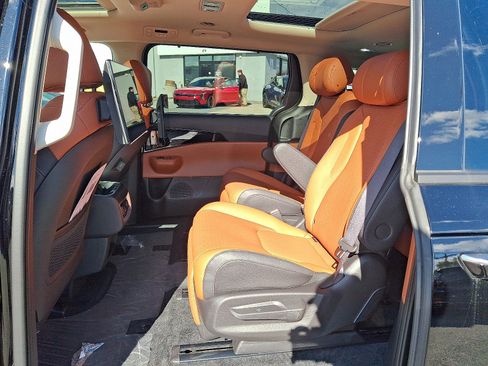 New 2026 Kia Carnival SX Prestige image 6