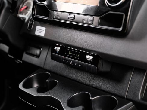 Used 2024 Mercedes-Benz Sprinter 2500 image 19