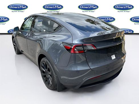 Used 2023 Tesla Model Y Long Range AWD/4WD image 5