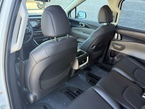 New 2026 Kia Carnival FWD image 28