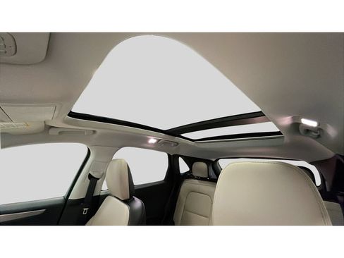 Used 2022 Ford Escape Titanium w/ Class II Trailer Tow Package AWD/4WD image 15