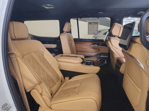 Used 2022 Jeep Grand Wagoneer Series III w/ Rear Seat Video Group 1 image 15