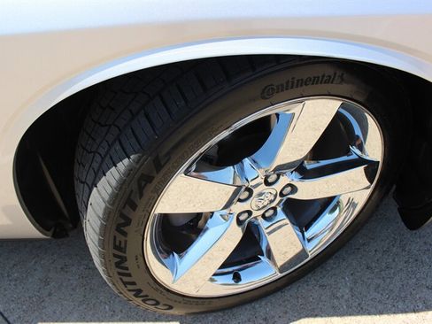 Used 2010 Dodge Challenger R/T RWD image 34