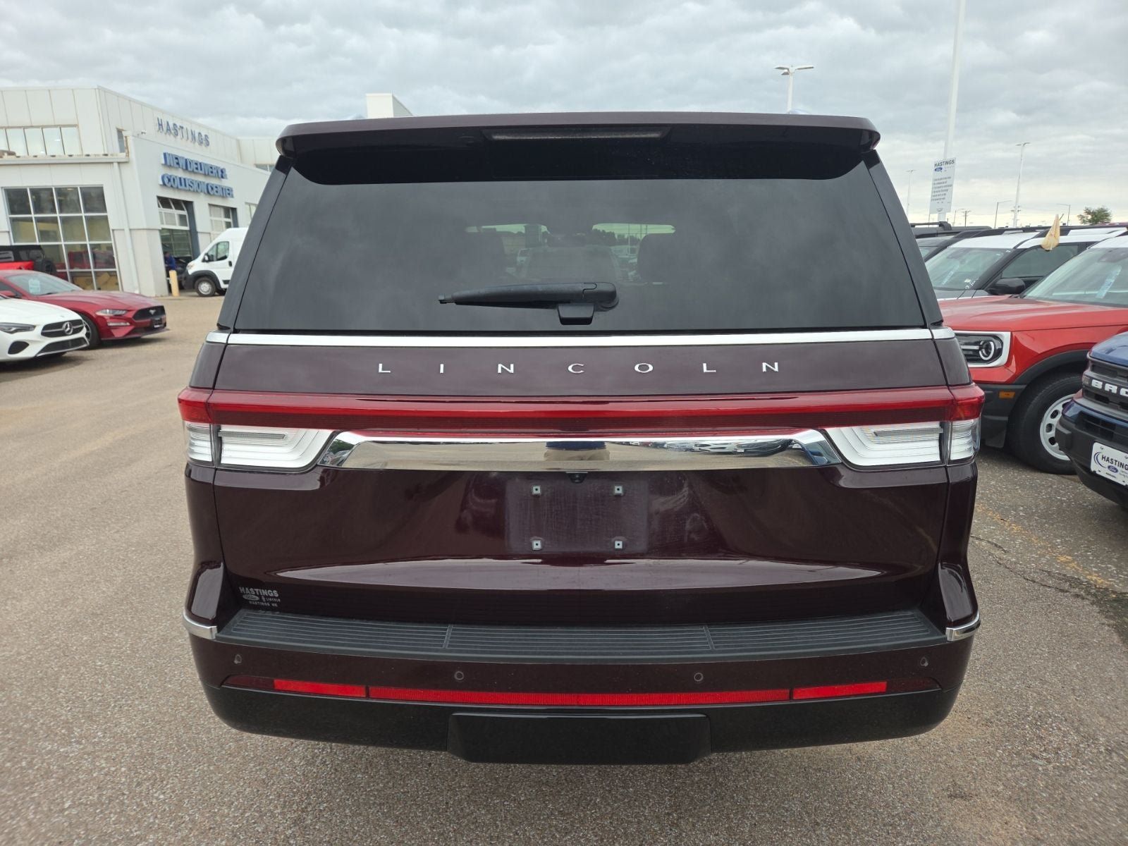 Used 2023 Lincoln Navigator 4WD image 4