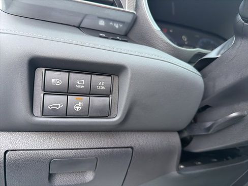 Used 2024 Toyota Highlander Platinum image 22