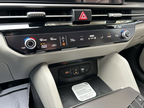 New 2026 Kia Sportage EX image 22