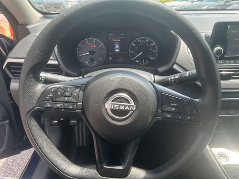 Used 2024 Nissan Altima 2.5 S FWD image 14