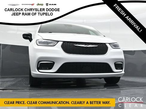 Used 2025 Chrysler Pacifica Select FWD image 59