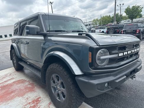 Used 2024 Ford Bronco Outer Banks AWD/4WD image 2