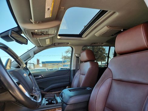 Used 2020 Chevrolet Suburban Premier w/ Premier Plus Edition image 14