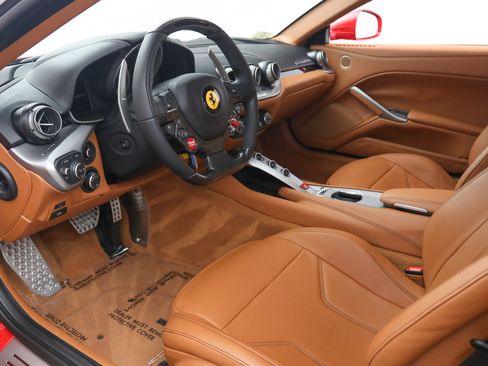 Used 2016 Ferrari F12 Berlinetta RWD image 2