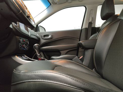 Used 2020 Jeep Compass Latitude FWD image 17