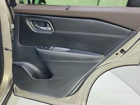 Certified 2023 Nissan Rogue Platinum FWD image 33