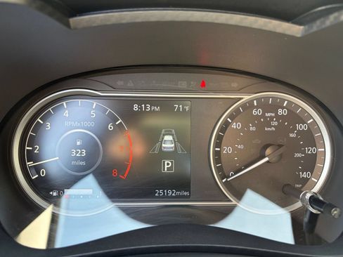 Used 2025 Nissan Versa SV FWD image 38