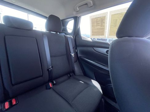 Used 2021 Nissan Rogue Sport S image 37