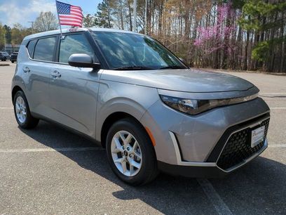 Used 2025 Kia Soul LX
