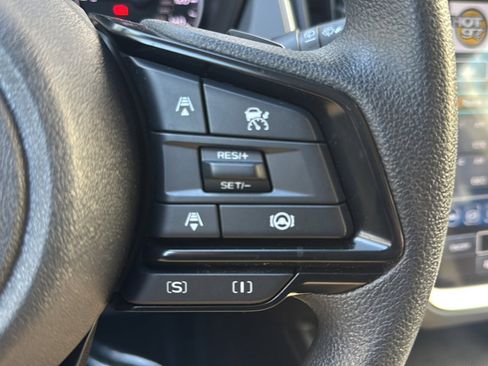 Used 2024 Subaru Crosstrek 2.0i Premium image 31