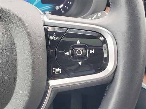 Certified 2023 Volvo XC60 B5 Plus image 19