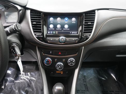 Used 2022 Chevrolet Trax LS w/ Tint and Cruise Package FWD image 18