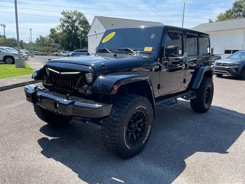 Used 2017 Jeep Wrangler Unlimited Rubicon w/ Connectivity Group image 31