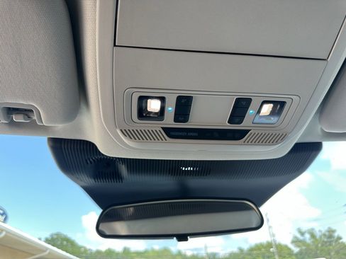 Used 2025 Ford Explorer Active image 34