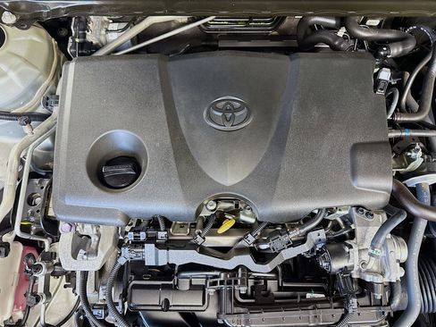 Used 2022 Toyota Camry XSE image 39